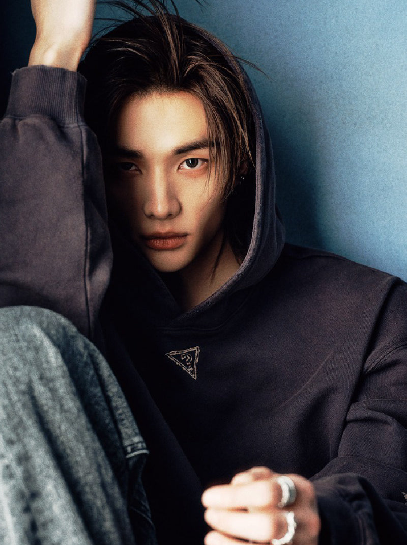 GUESS X HYUNJIN Unisex Star Hoodie – GUESS Thailand